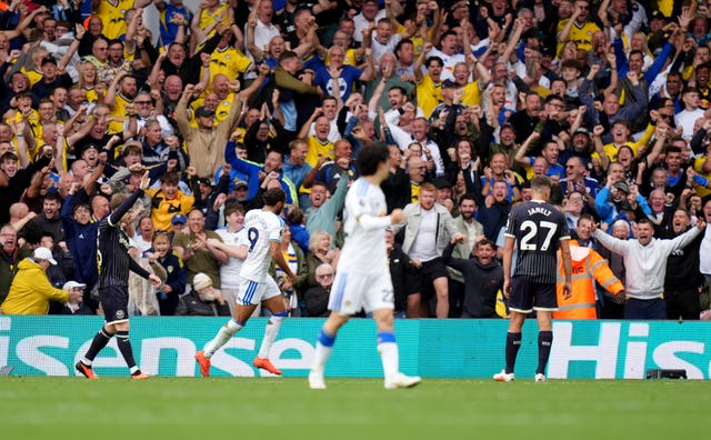 Dominic Calvert-Lewin, second left, celebrates after scoring Leeds' equaliser against Brentford
