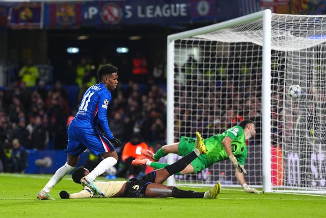 Estevao scores against Barcelona