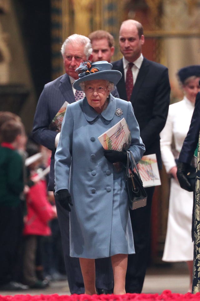 The Queen leaves the Commonwealth Service with her family