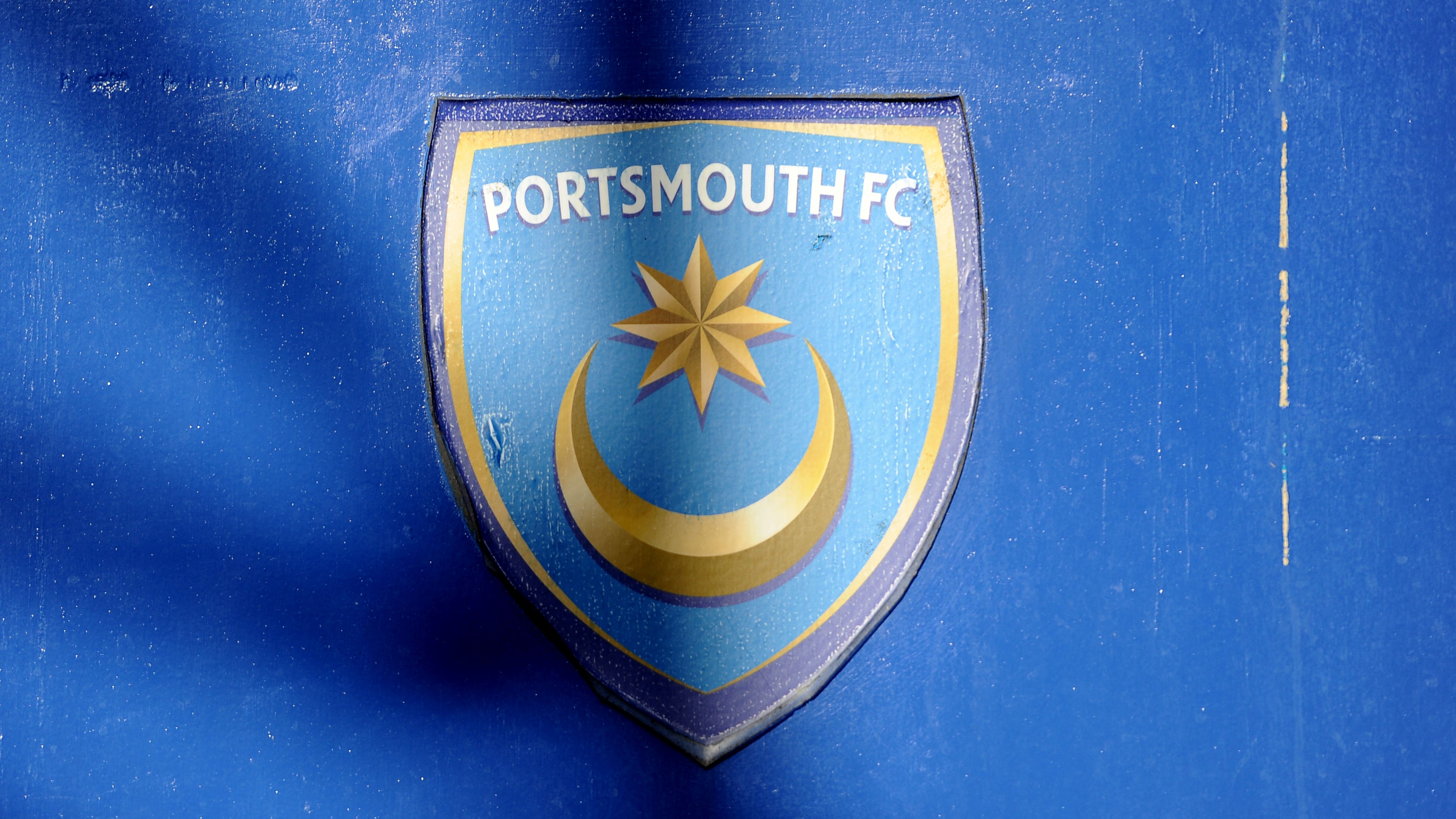 Il Portsmouth ha avviato un procedimento disciplinare per i post offensivi nella chat di gruppo dell’accademia
