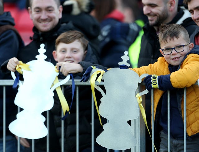 Hayes and Yeading v Oxford United – FA Cup – First Round – SKYEx Community Stadium