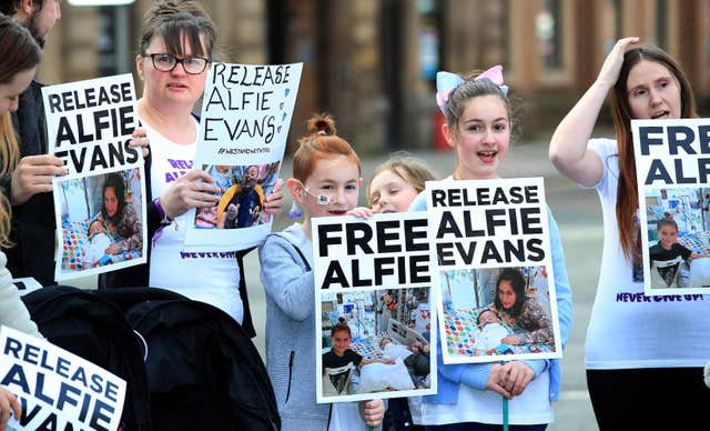  Supporters of Tom Evans and Kate James the parents of 20-month-old Alfie Evans, outside Liverpool Civil and Family Court during a previous hearing (Peter Byrne/PA)