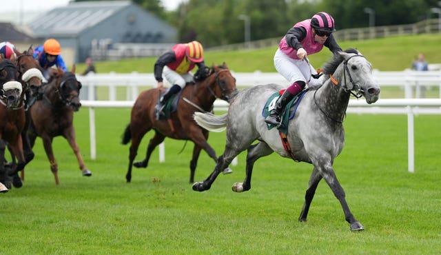 Big Gossey (right) on his way to Curragh glory