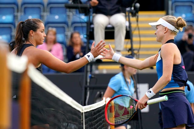 Harriet Dart (right) and Jodie Burrage shared only a brief handshake 