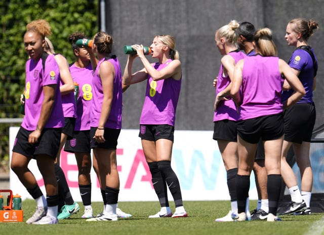 England’s Chloe Kelly (centre) during a drinks break during a training session at Sportanlage Au in Opfikon, 