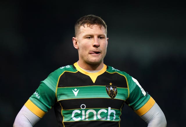 Fraser Dingwall has his chance to stake a claim at inside centre