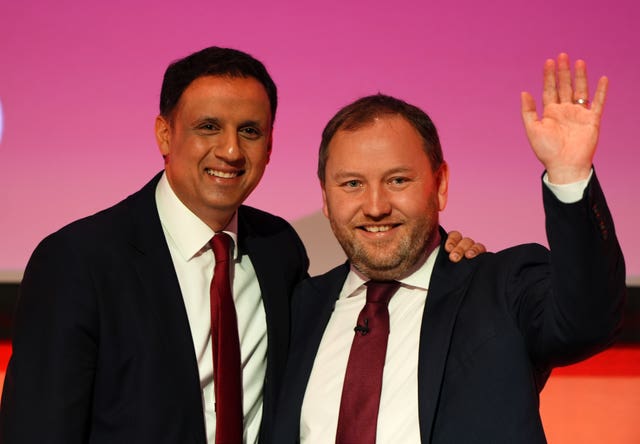 Anas Sarwar and Ian Murray smiling