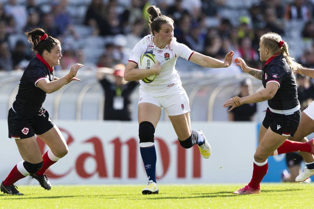Emily Scarratt (centre) says there is less kicking in the women's game