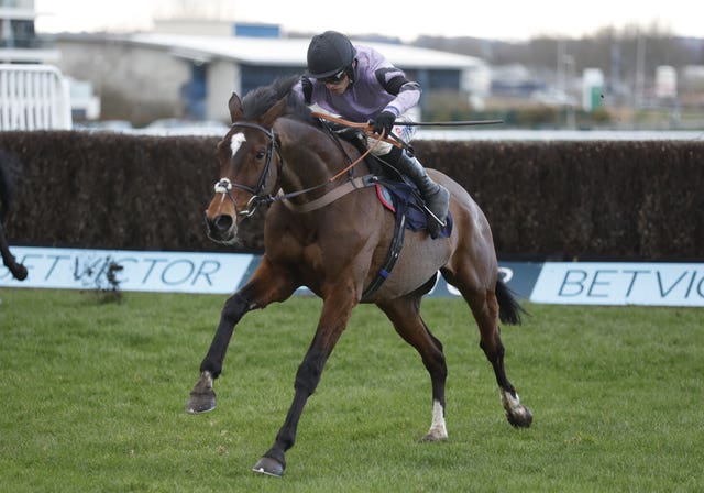 Makin’yourmindup was one of two winners for Harry Cobden at Newbury