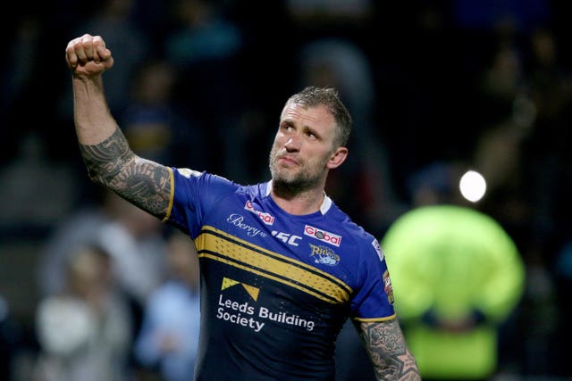 Former Leeds Rhinos star Jamie Peacock will speak to the Sale squad this week