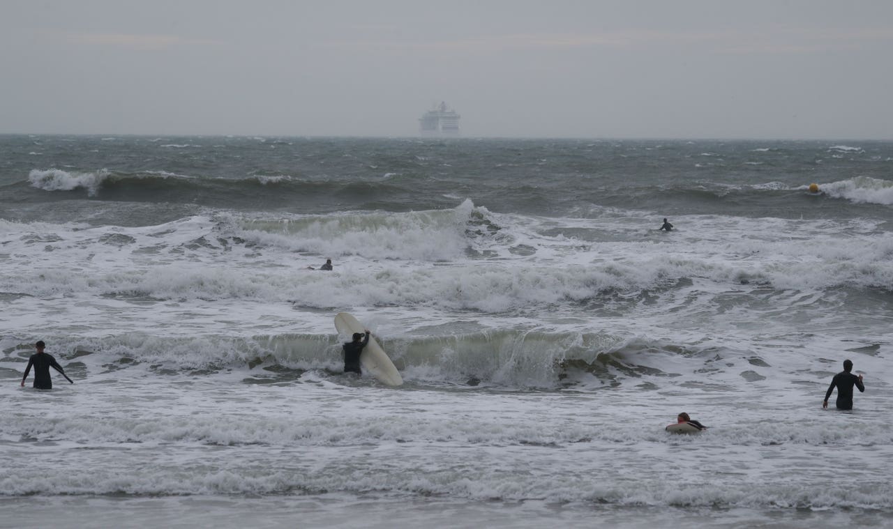 In Pictures Surf’s up in Dorset as wave riders brave the elements