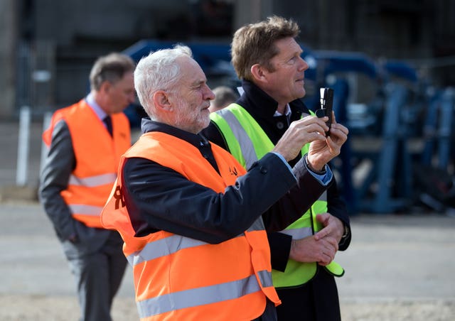 Jeremy Corbyn visits wind turbine facility – Southampton