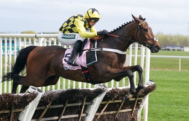 Sir Gino winning at Aintree in the spring 