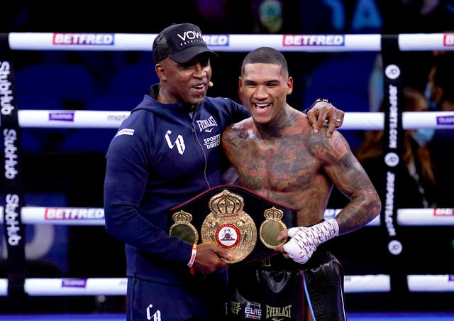 Conor Benn (right) celebrates with his dad Nigel Benn after knocking out Chris Algieri 