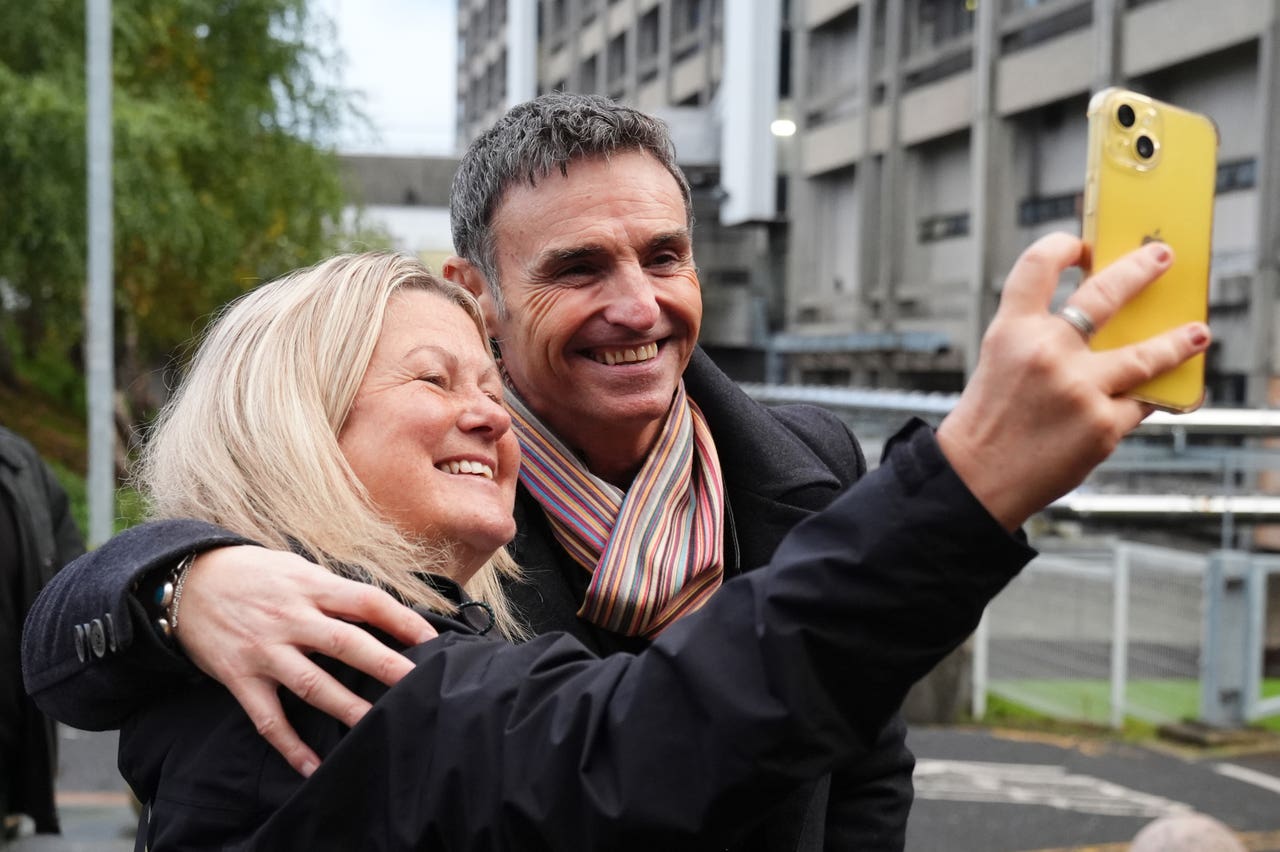 Former Wet Wet Wet star Marti Pellow performs at cancer centre ...