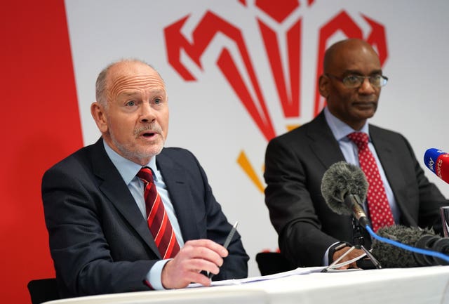 Ieuan Evans (left) and Nigel Walker during a press conference