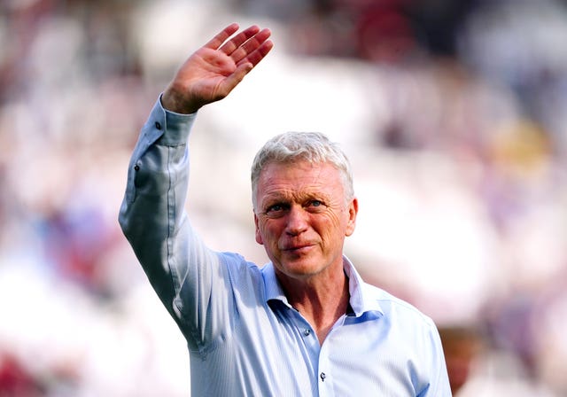 David Moyes waves to the West Ham fans 