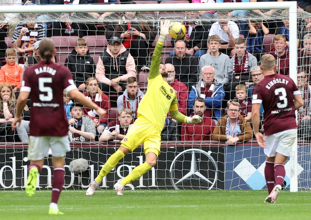 Craig Gordon saves