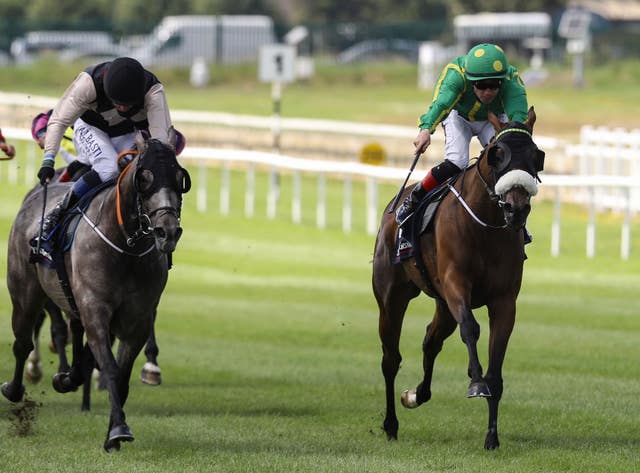 Fastnet Crown (right) and Leigh Roche arrived late on the scene