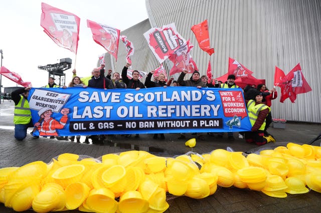 Grangemouth refinery plans demonstrators