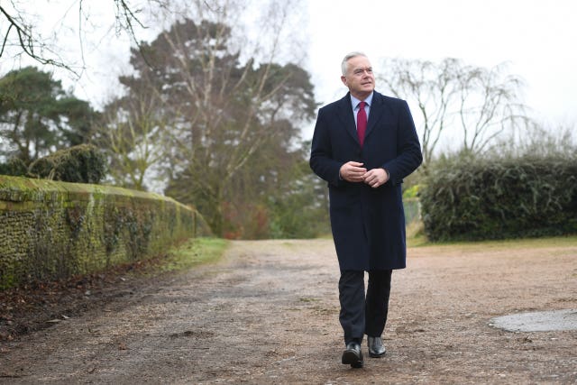 Huw Edwards narrates Truss arrival