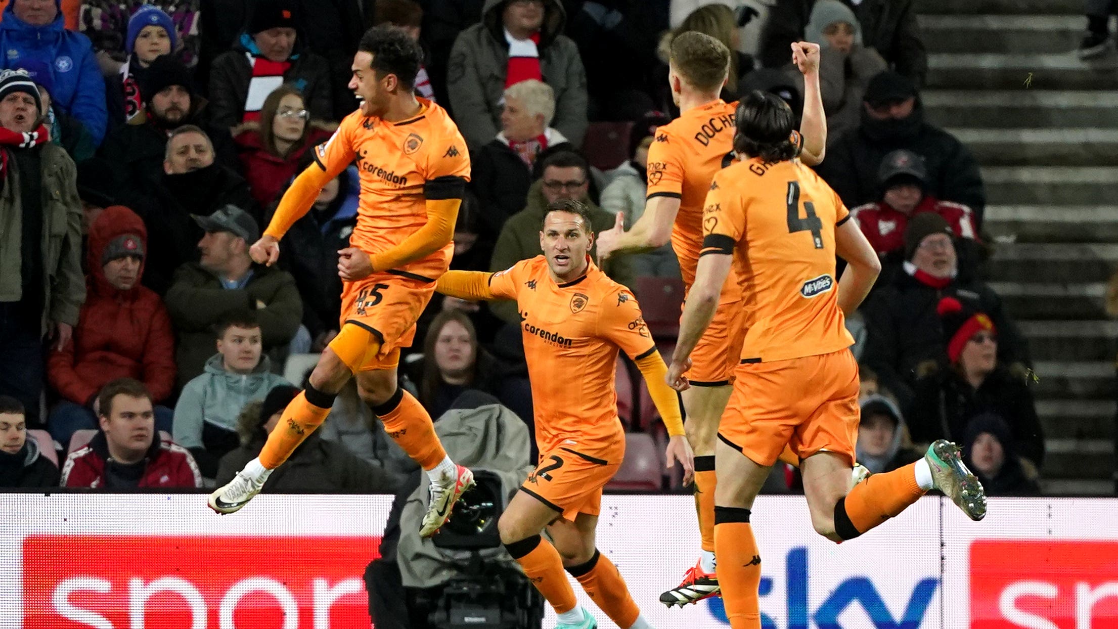 Sunderland 0-1 Hull: Fabio Carvalho effort enough as Tigers climb into ...