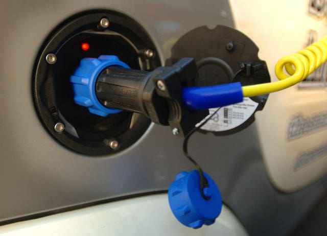 “Smart” charging system for electric vehicles
