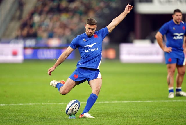 France's Melvyn Jaminet kicks a penalty