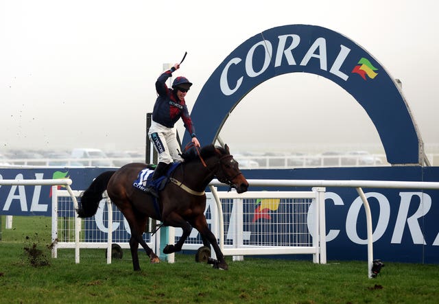 Datsalrightgino and jockey Gavin Sheehan win the Coral Gold Cup last year 