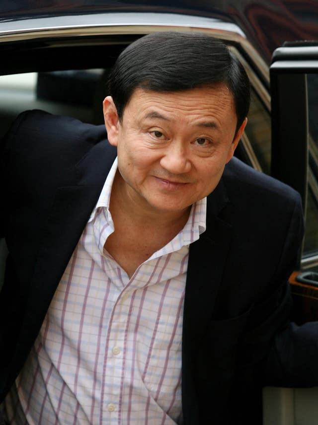 Thaksin Shinawatra visits Buddist centre