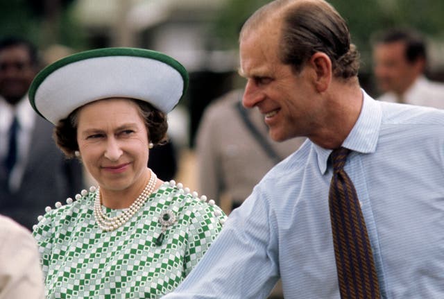 Royalty – Queen Elizabeth II Silver Jubilee – Fiji