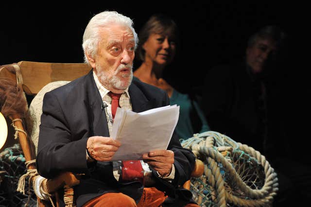 Bernard Cribbins death