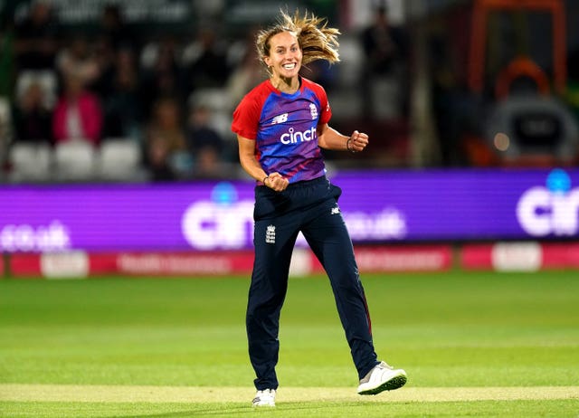 Tash Farrant earned an England recall after impressing in the inaugural Rachael Heyhoe Flint Trophy in 2020