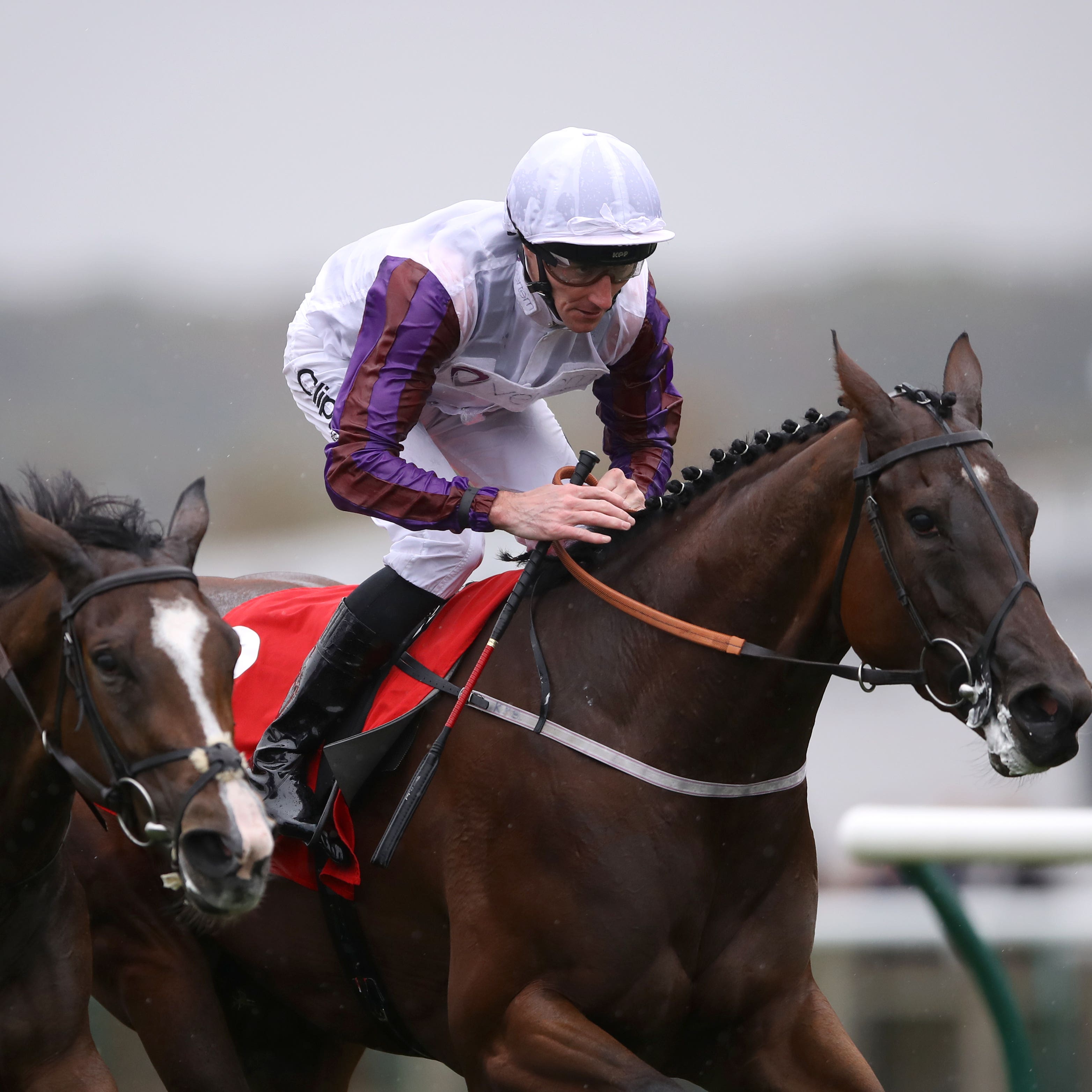 Sun Chariot heroine Laurens (right) showed her well-being in a crucial workout