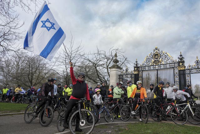 Cyclists in Regents Park