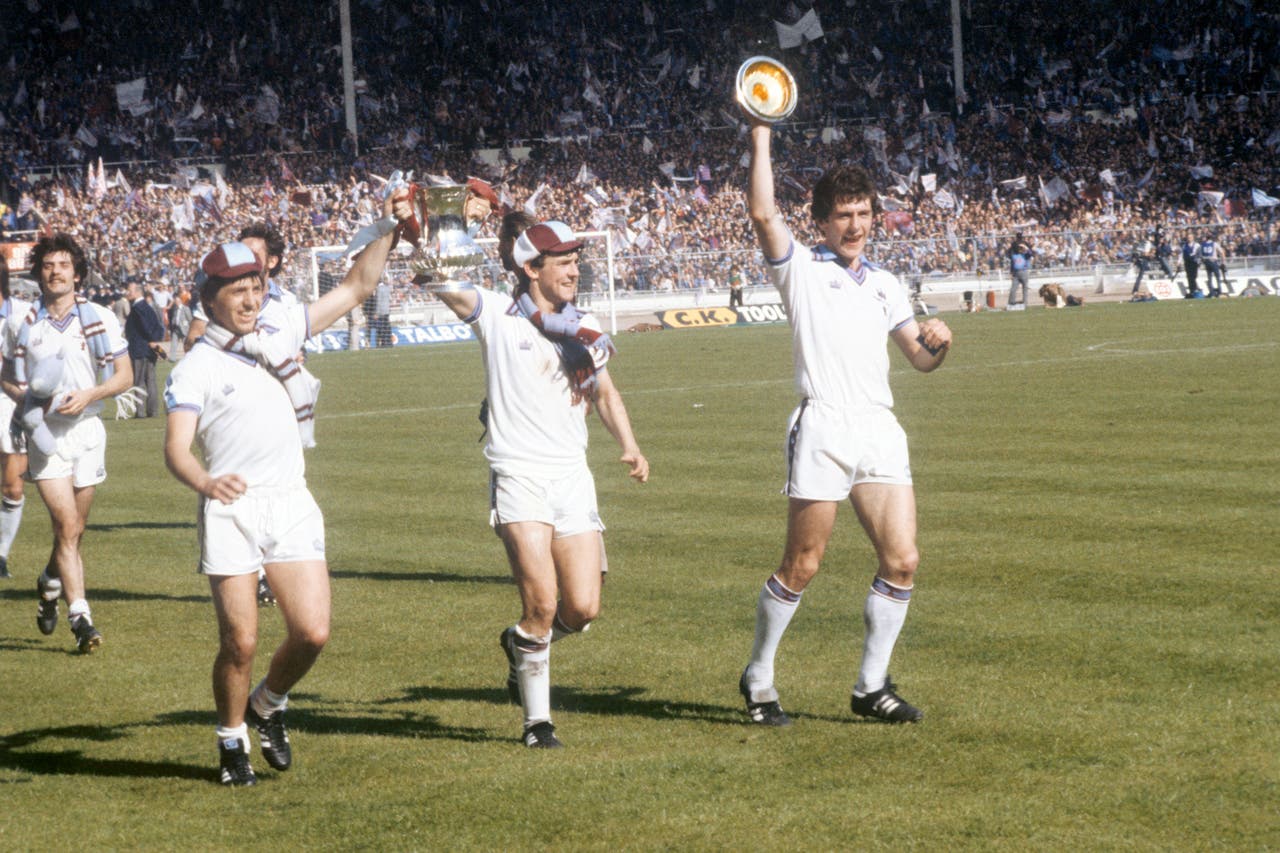 west ham 1975 cup final shirt