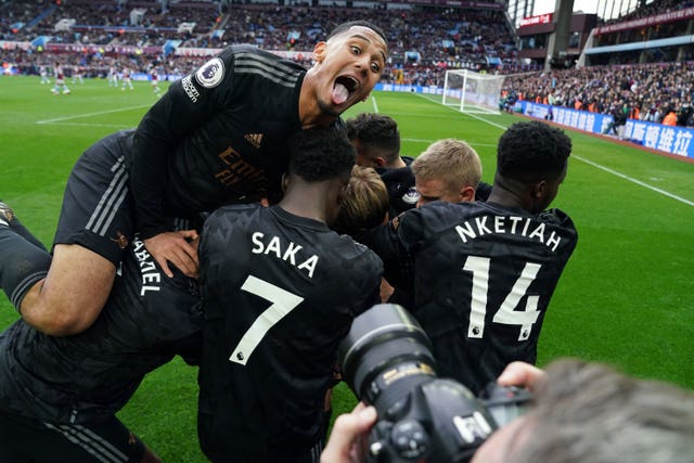 Arsenal celebrate going ahead in stoppage time 