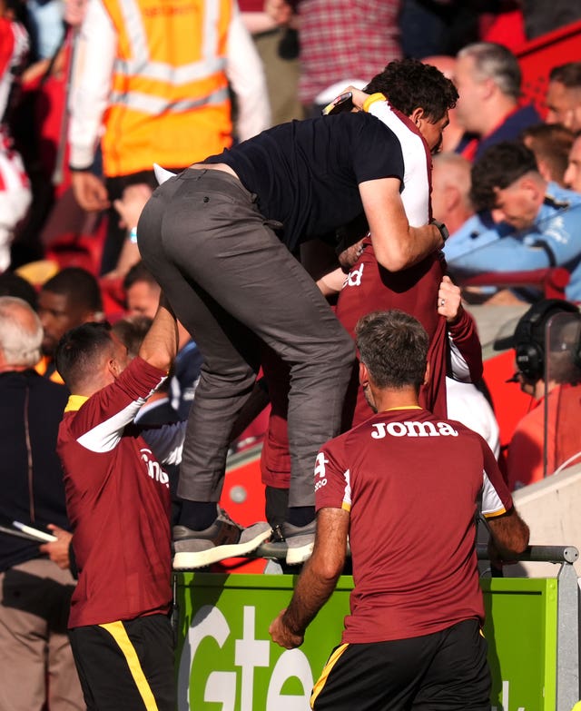 Brentford manager Keith Andrews celebrates