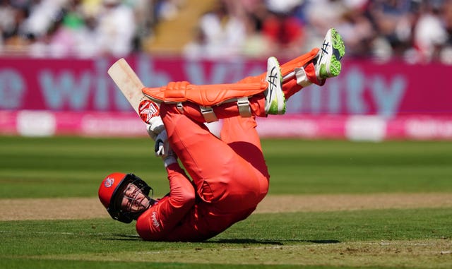 Keaton Jennings falls over