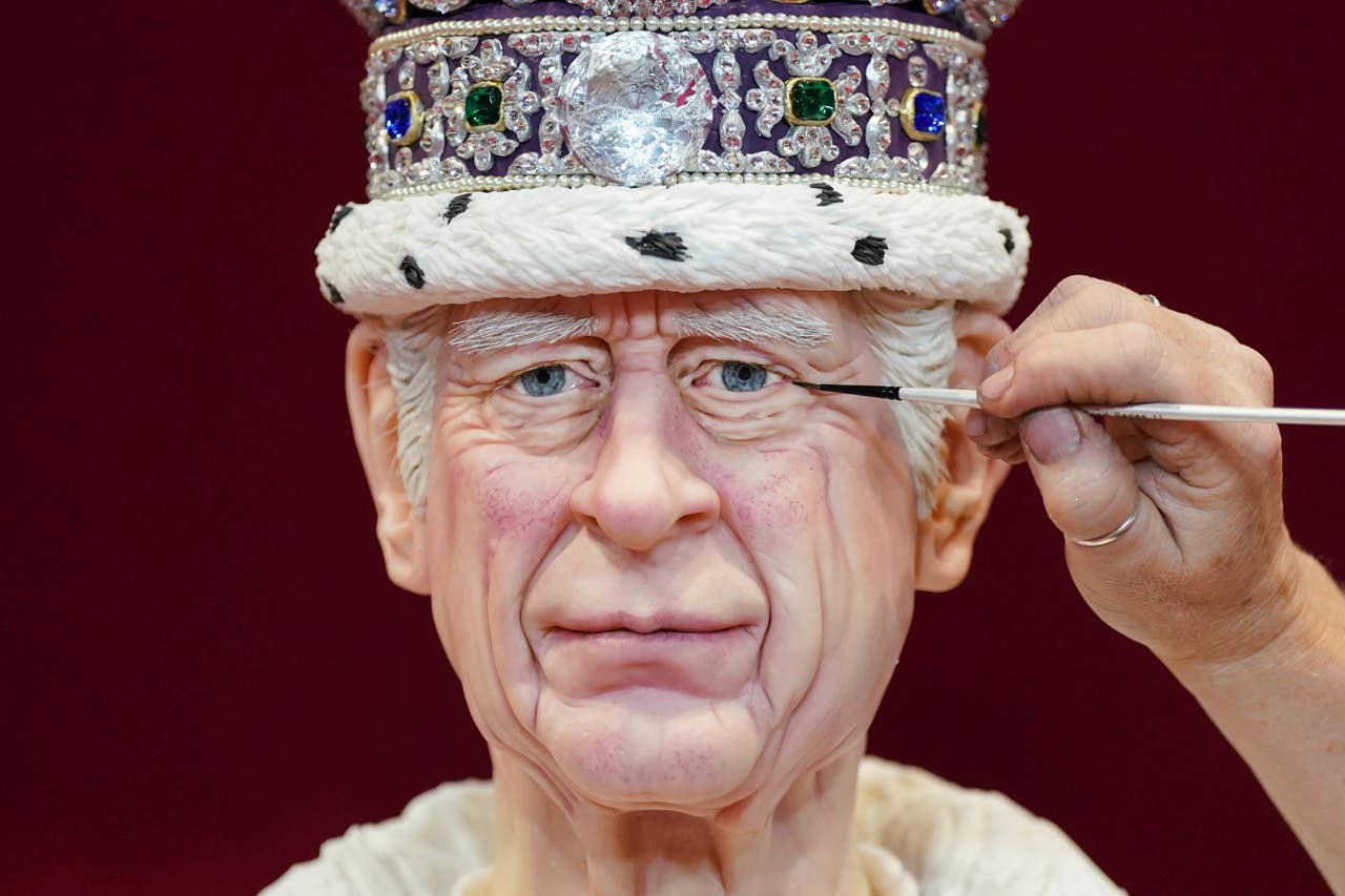 Marshmallows and 60kg of sugar paste used to make life-sized King ...