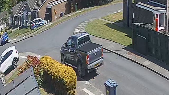 Stokoe running away after hiding his bike and changing his clothes