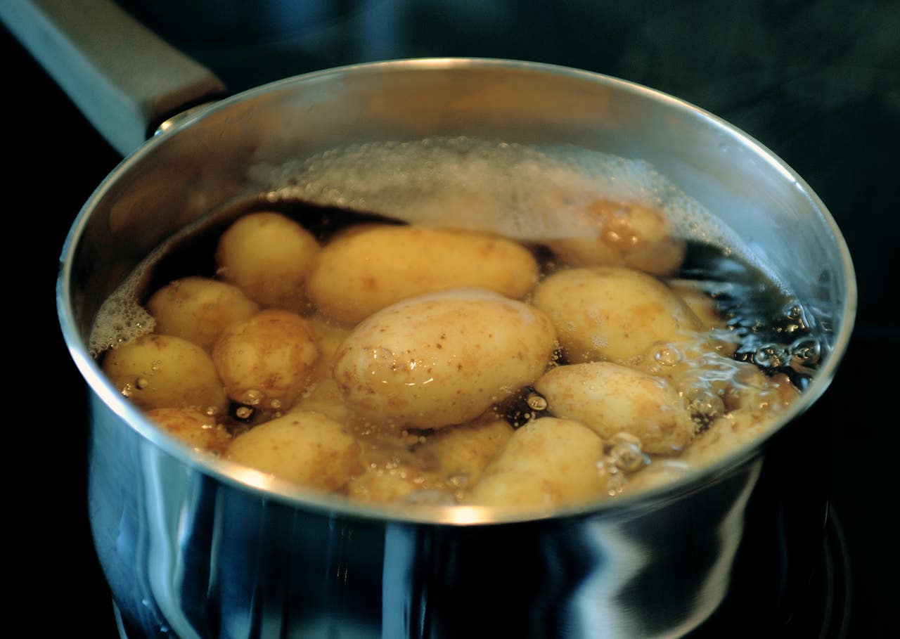 Simple diet swaps could control weight gain in middle age study The