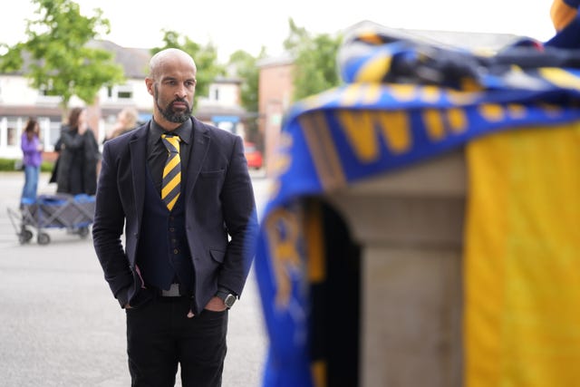 Jamie Jones-Buchanan visits Headingley Stadium to pay tribute to former teammate Rob Burrow