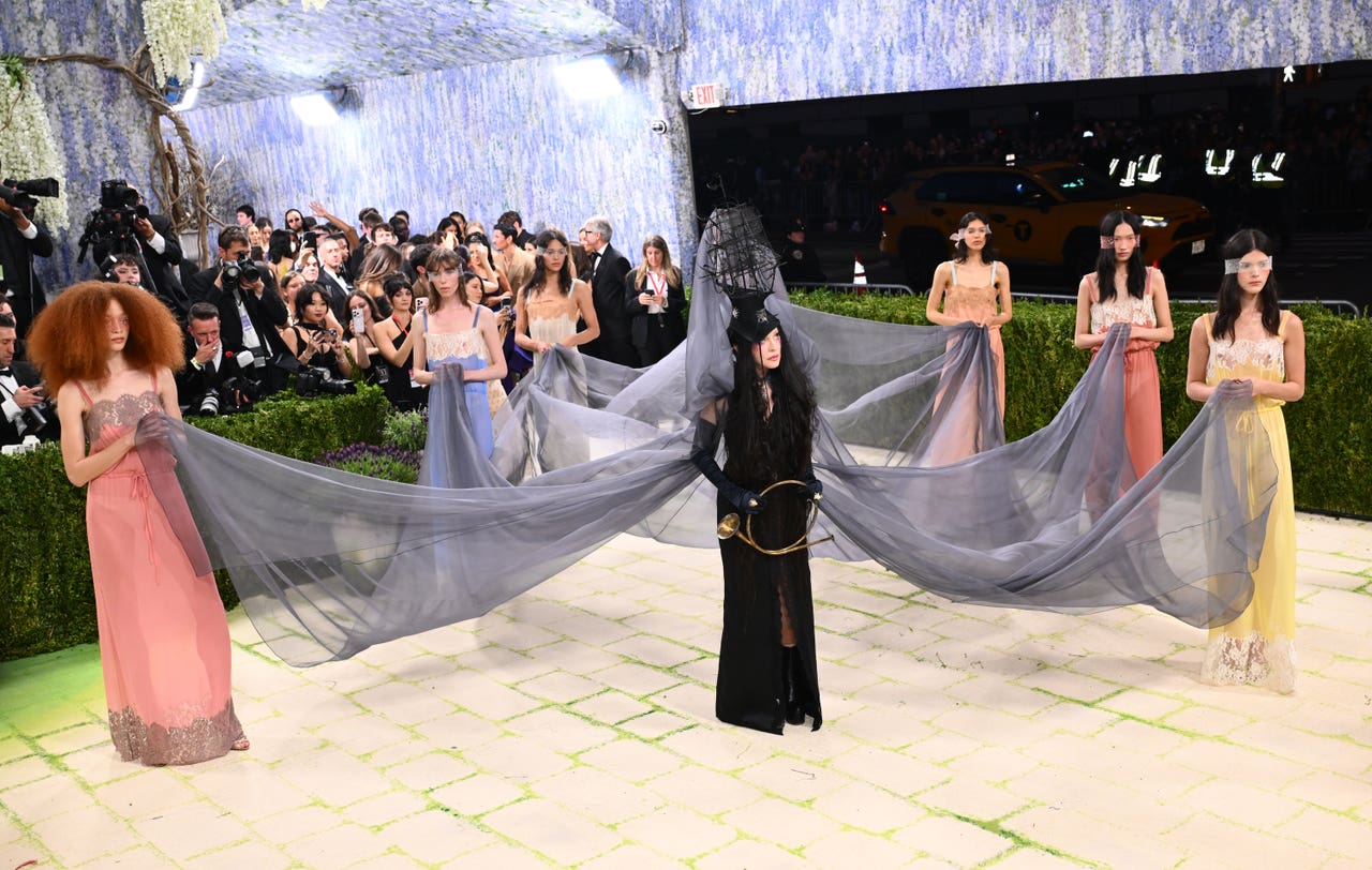 Beyoncé Returns to Met Gala After Decade, Brings Daughter Blue Ivy in Balenciaga Debut — image 4