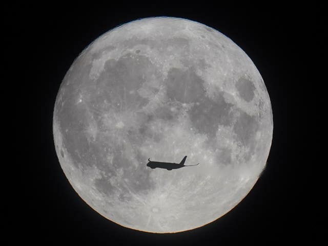 The Sturgeon supermoon, the final supermoon of the year seen in London
