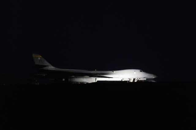 A Rockwell B-1 Lancer arrives at RAF Fairford
