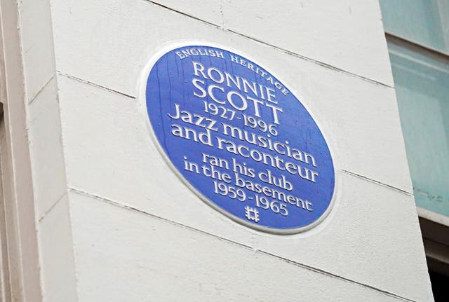 English Heritage Blue Plaque honours Ronnie Scott
