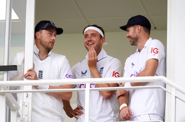 Ollie Robinson, Stuart Broad and James Anderson, l-r