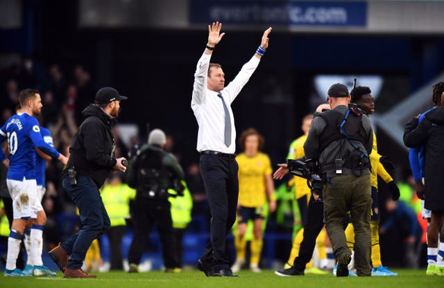 Duncan Ferguson salutes the Everton fans after the match