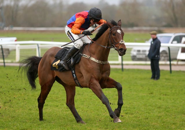 Non Stop ridden by Tom Cannon goes on to win The Mark Jackson & Neil Keenan Memorial Novices’ Handicap Hurdle at Warwick 